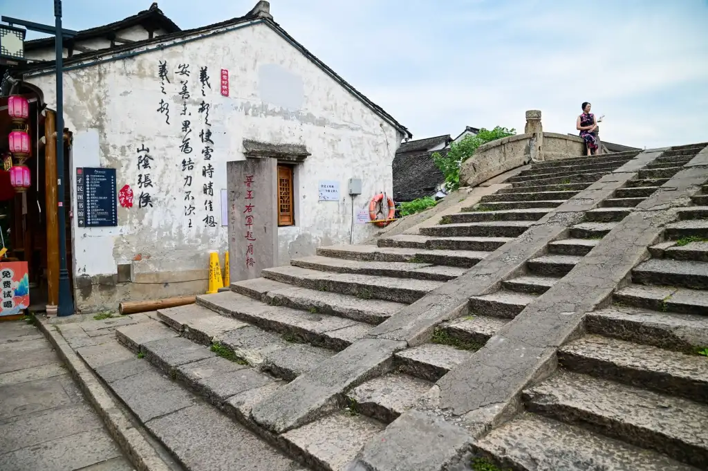 烟气分析仪在工业废气排放监测中的选型要点与性能对比