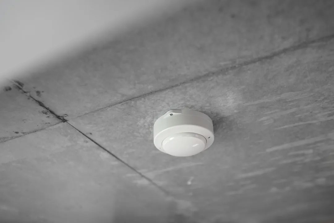 烟气分析仪在工业废气监测中的应用要点与选型建议